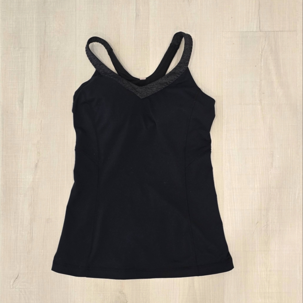 UA Women's Black Running Top, Small GUC